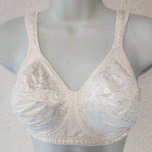 Playtex **White Laced Bra/ NO Wires in size 36C